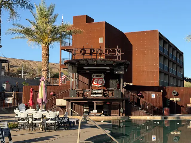 The three-storey Topock66 hotel in rust steel above the pool and the TOPOCK stage letters